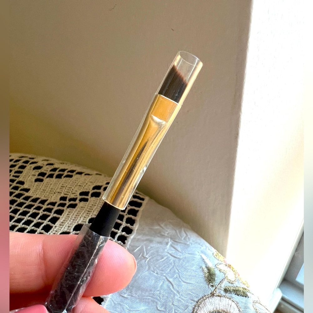 Dolce & Gabbana eyeliner brush